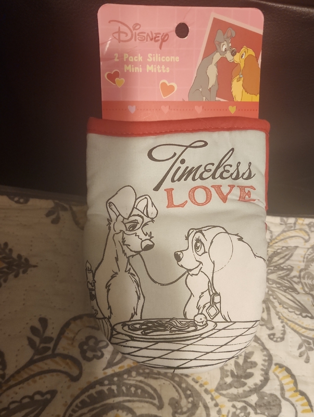 Disney Lady and the Tramp Mini Oven Mitt - White with Red Trim